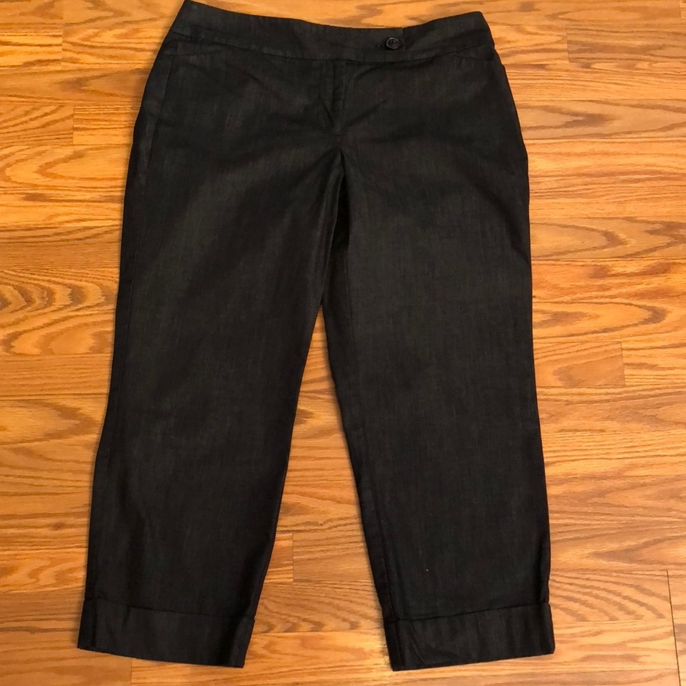 💗Ann Taylor lightweight Denim Capri’s